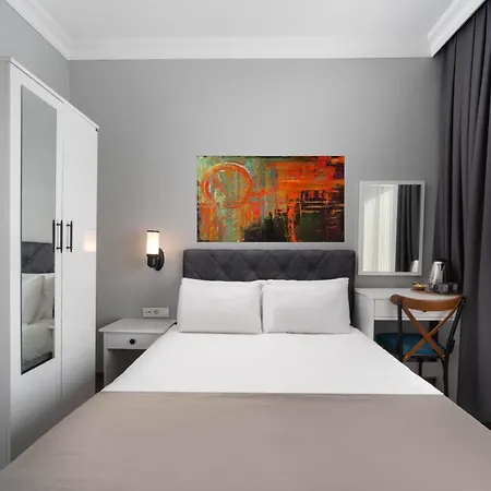 Galley Port Hotel